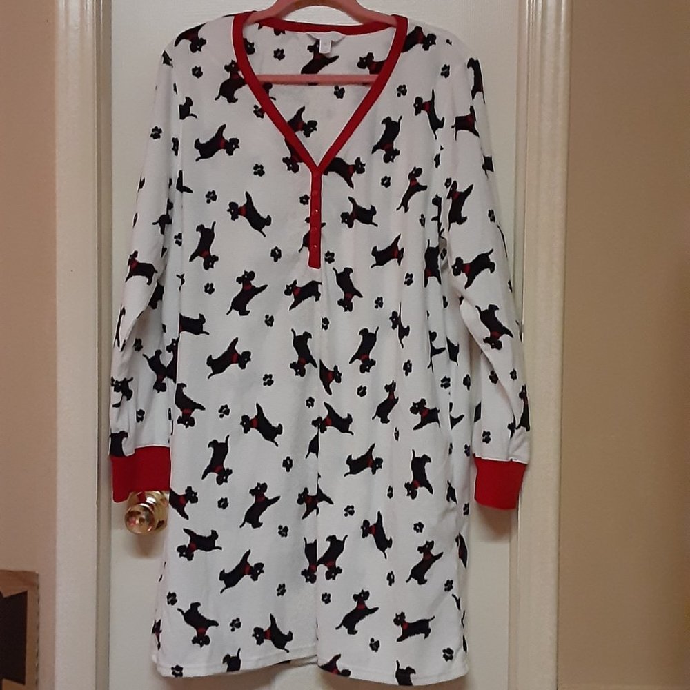 Women's Red & White Dog-Print Henley Nightshirt